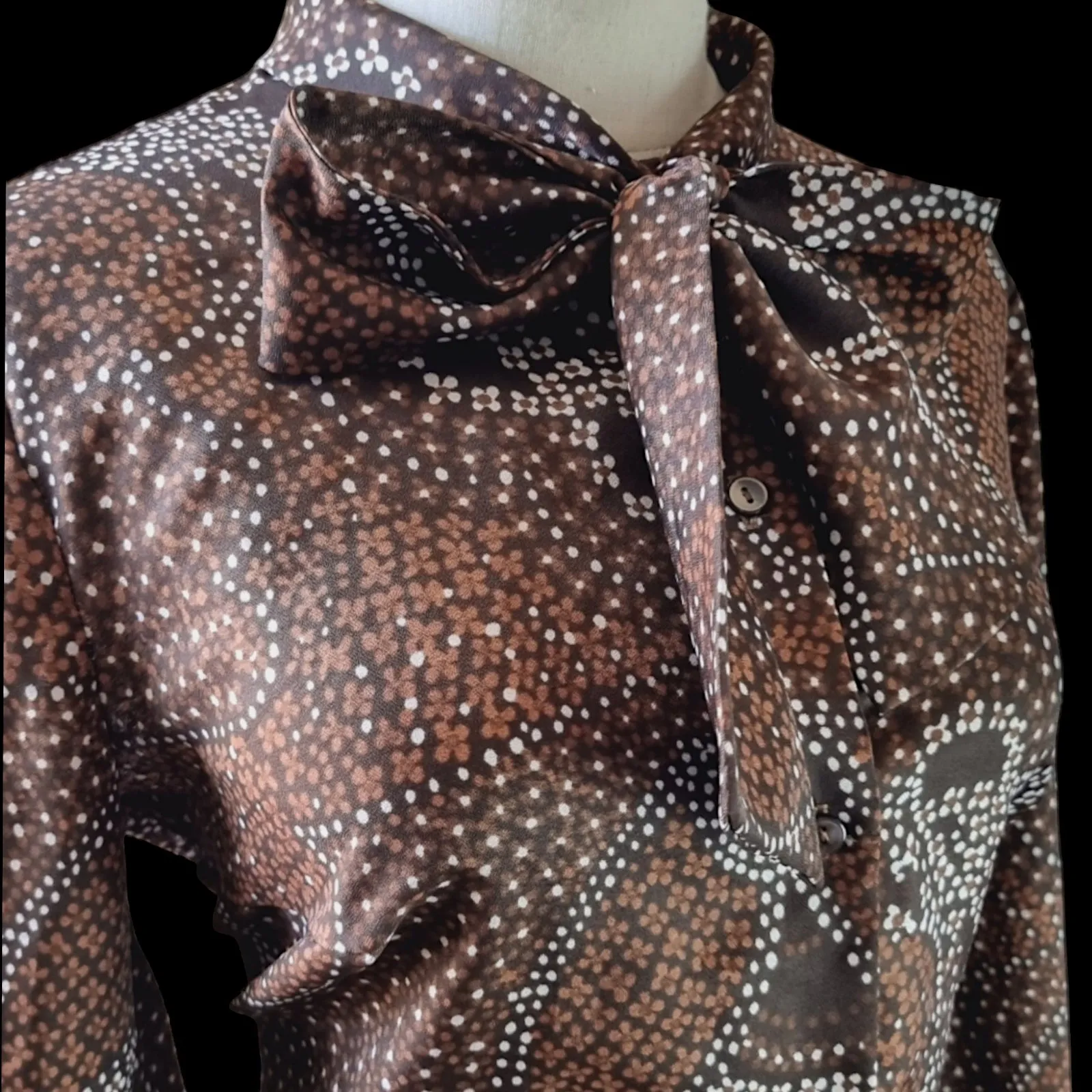1970s Statement Pussy Bow Blouse L