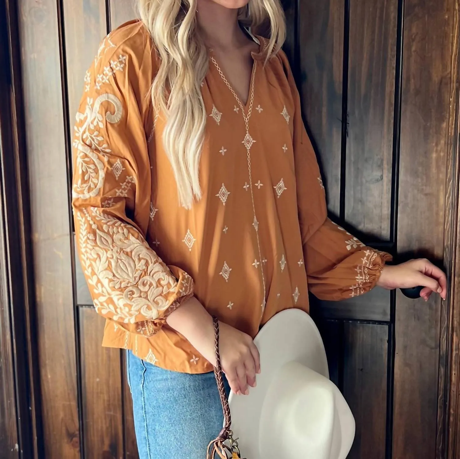 Andree By Unit - Embroidered Sunrise Top