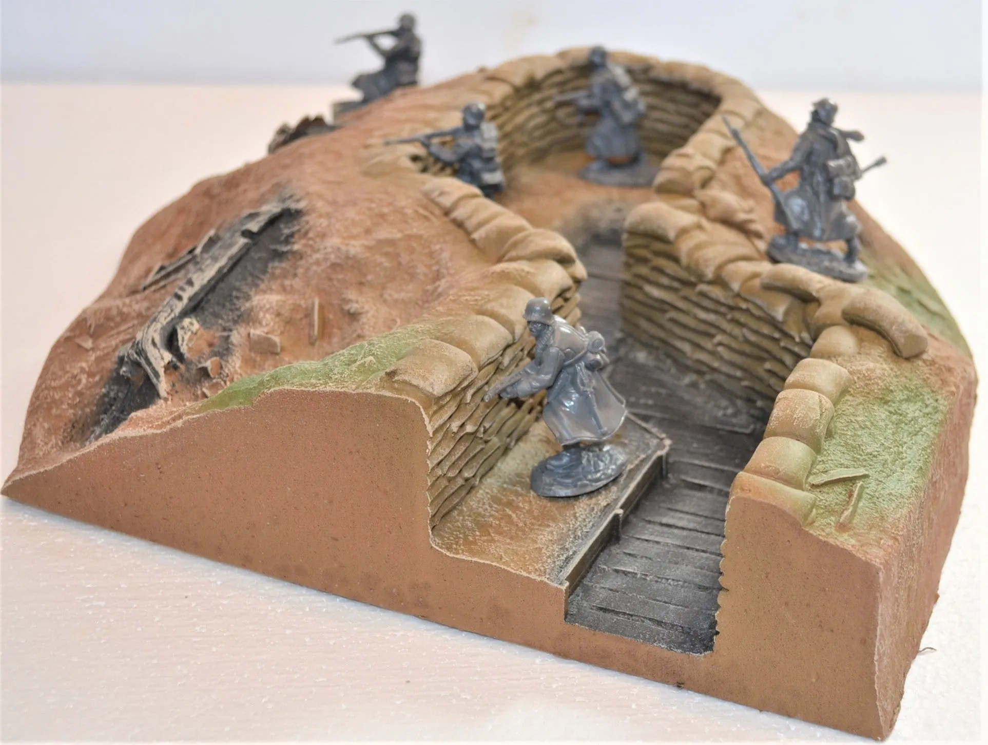 Atherton Scenics Painted WWII WWI Left Side Closed Trench