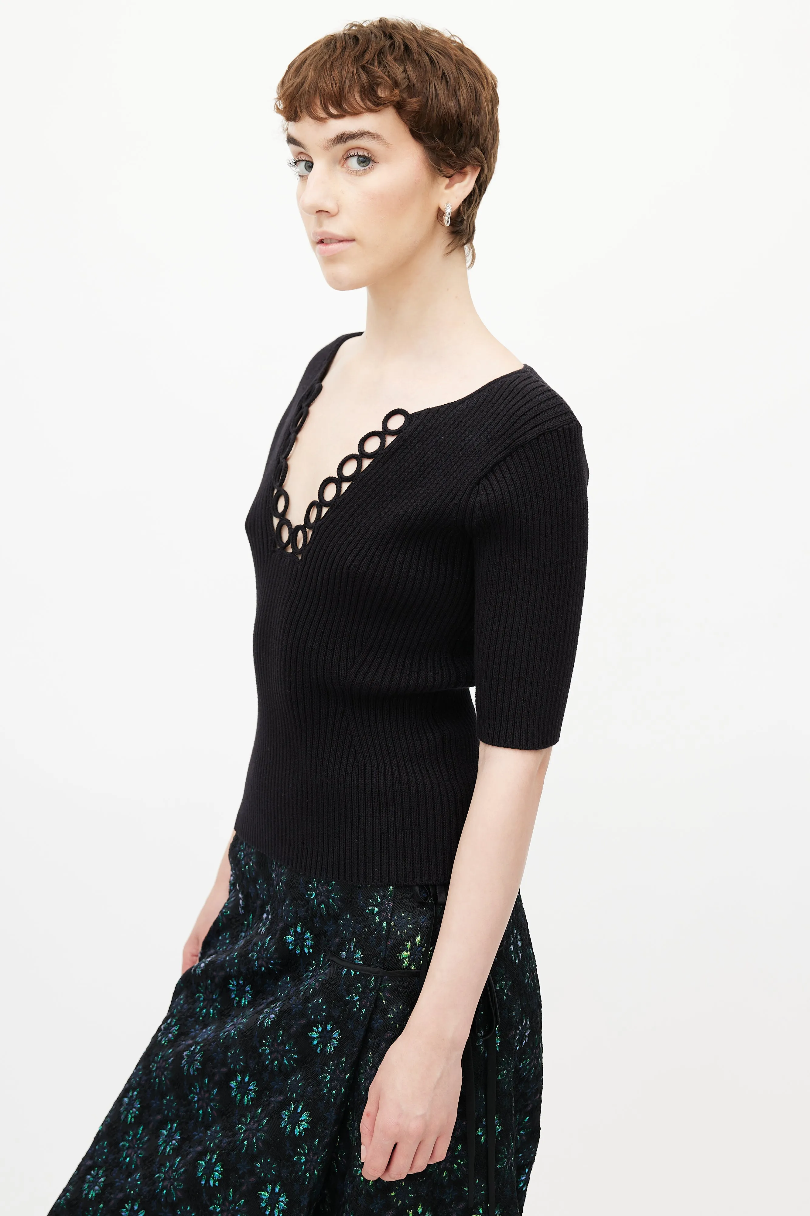 Black Ribbed Circle Knit Top