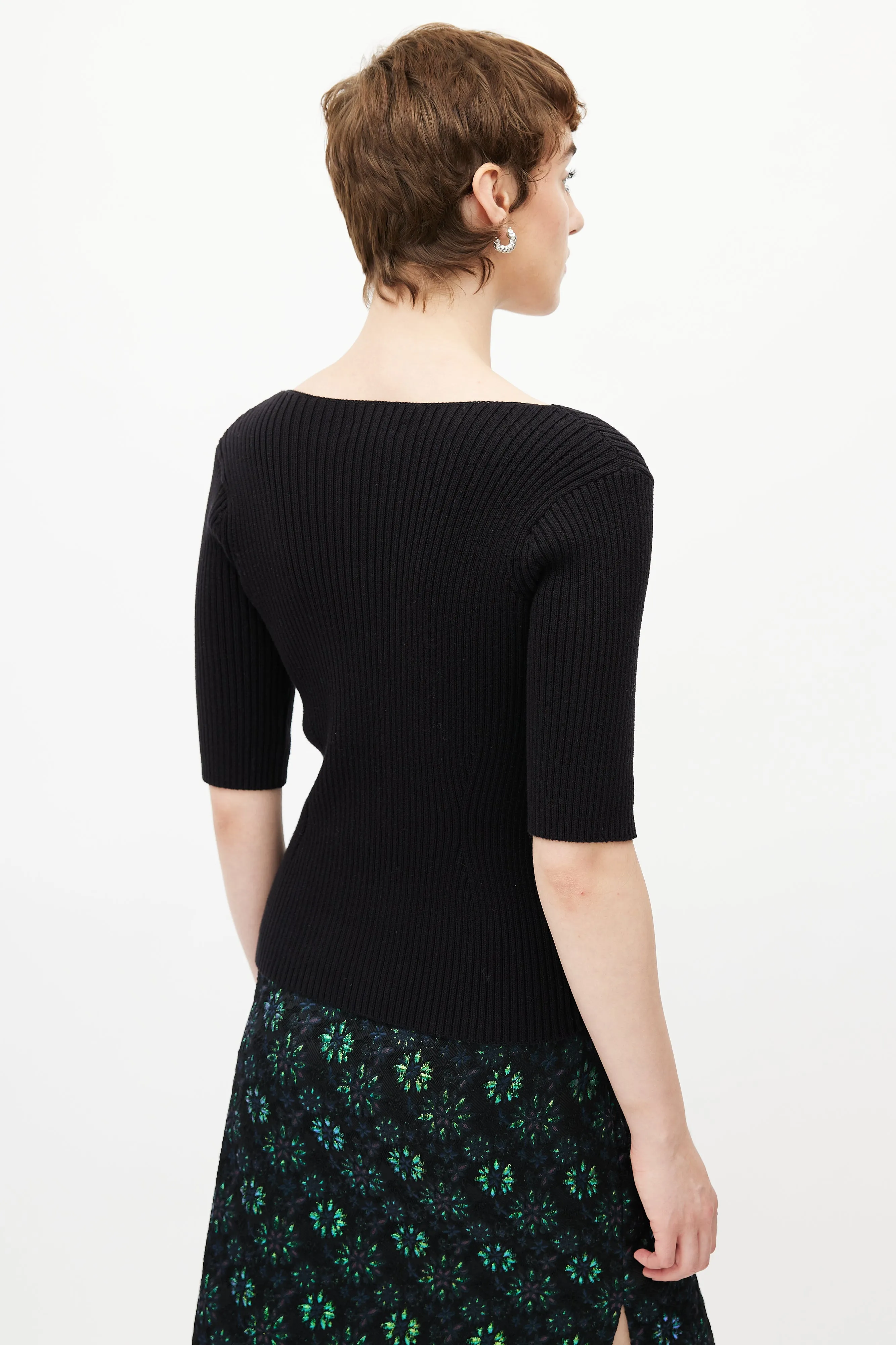 Black Ribbed Circle Knit Top