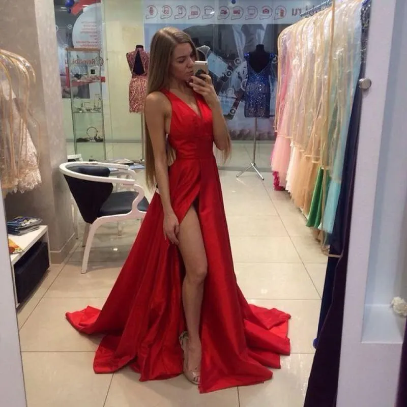 Bridelily Sexy Side Slit Prom Dresses Cheap V-neck Stretch Satin 2019 Evening Gowns CE0015