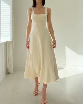 CALI - FLATTERING SUMMER DRESS