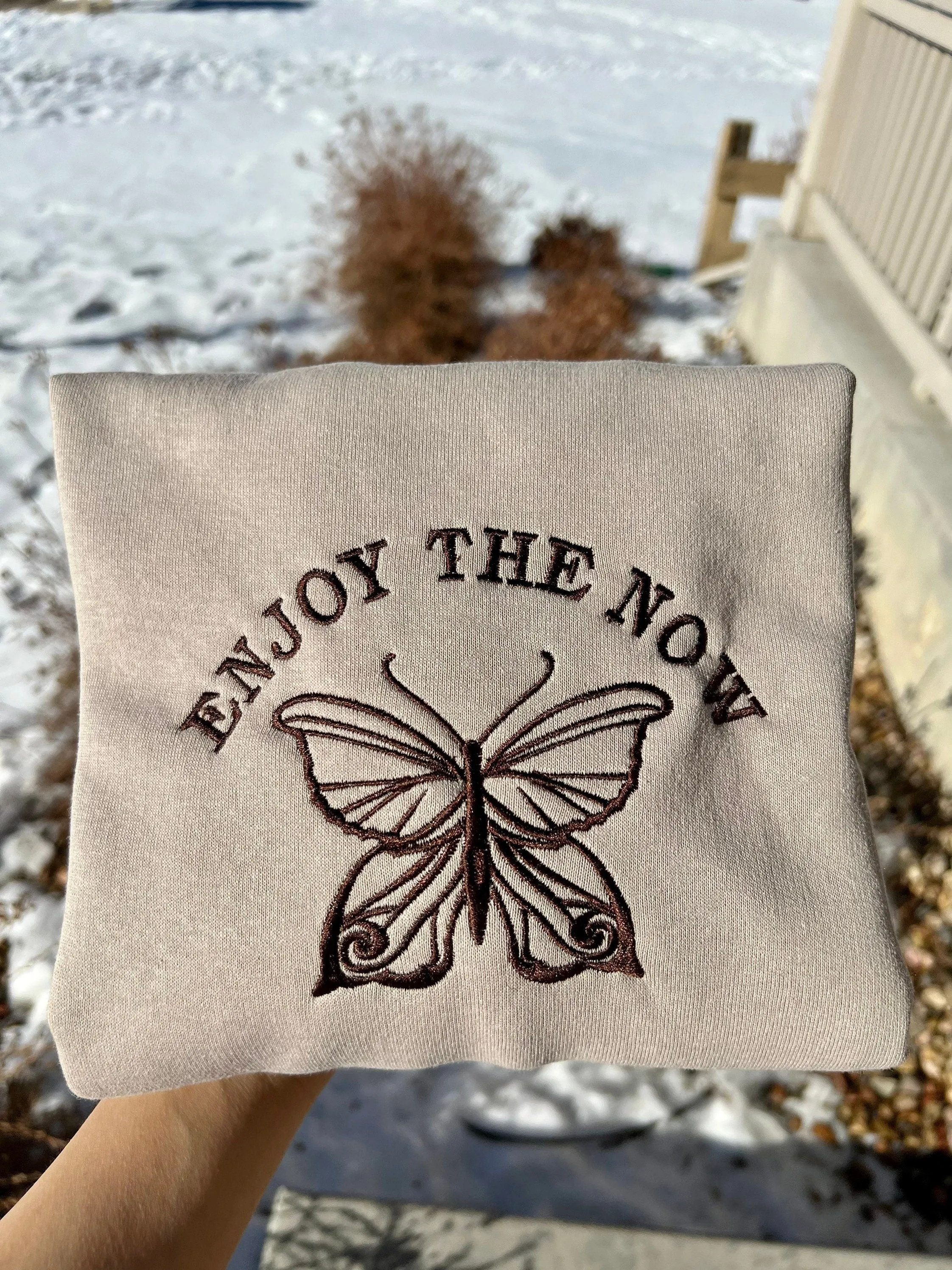 Enjoy the now Embroidered Sweatshirts